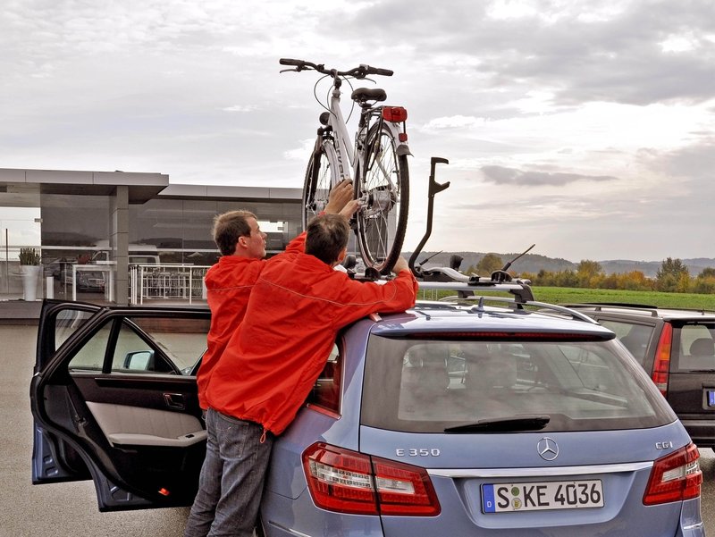 Bild auto-urlaub-gepaeck-fahrradtraeger.jpg.jpg